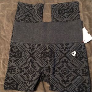Capri Pretty Little Leggings 👀